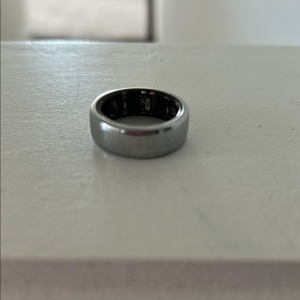 Oura Ring - Picture 2 of 5